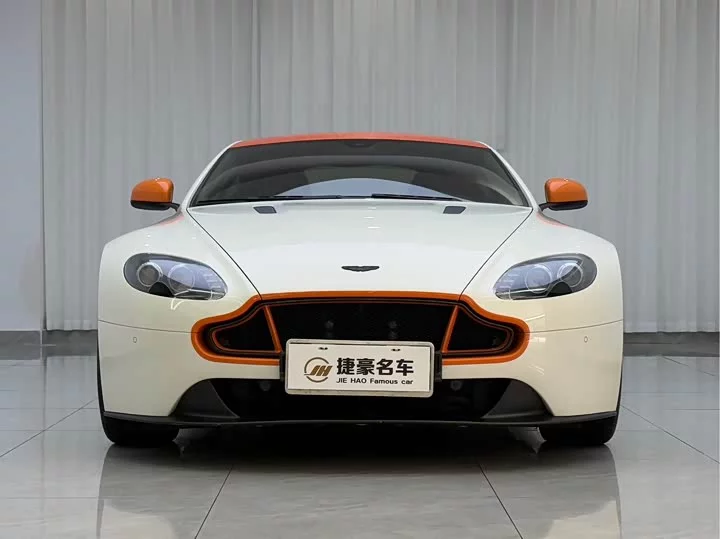 Aston Martin V8 Vantage