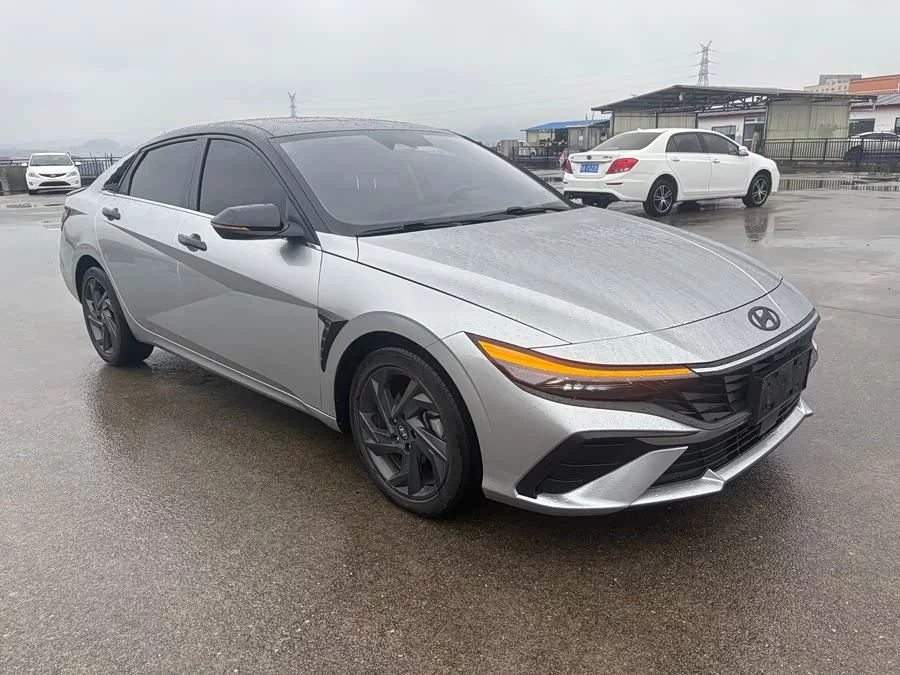 Hyundai Elantra