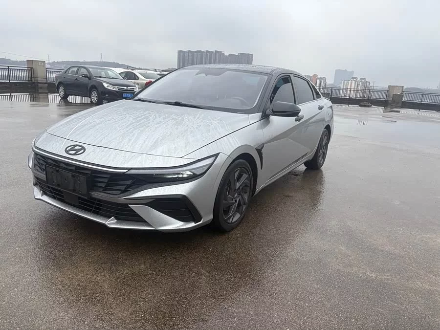 Hyundai Elantra