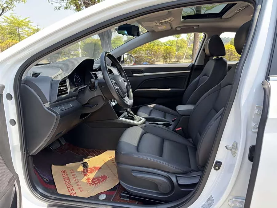 Hyundai elantra