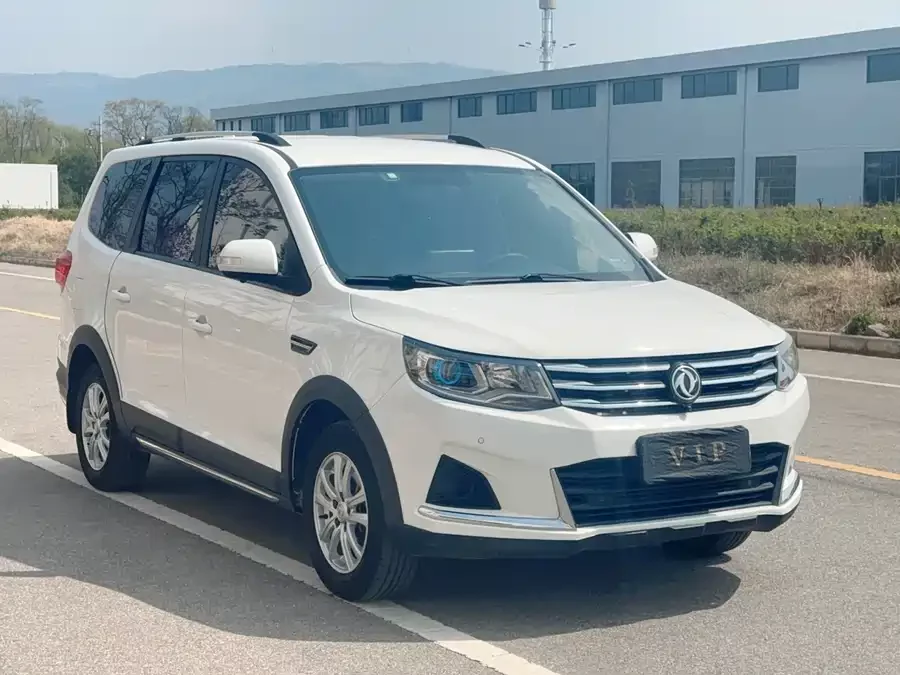 Dongfeng Fengxing SX6