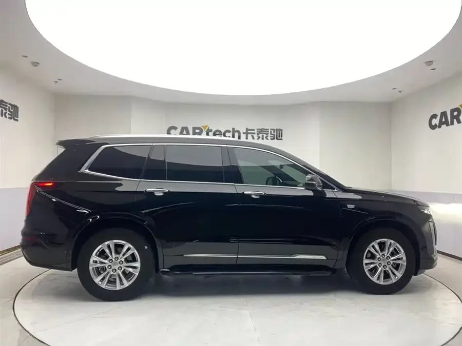 Cadillac XT6