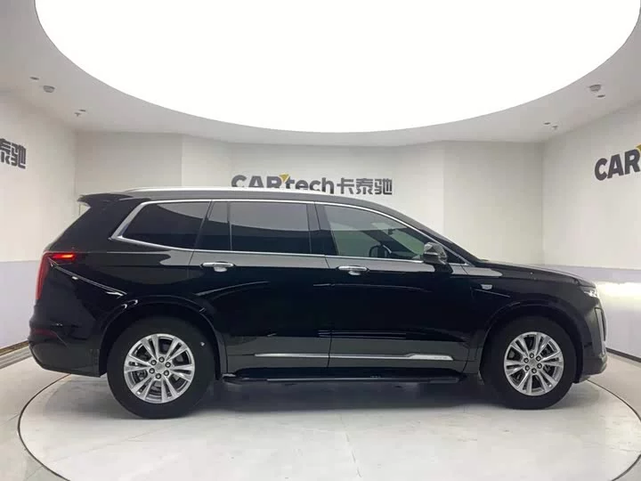Cadillac XT6