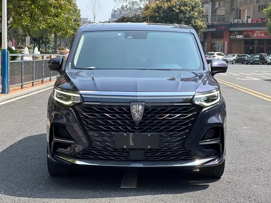 Roewe iMAX8