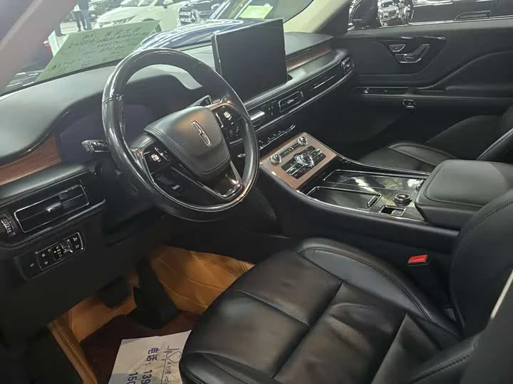 Lincoln aviator