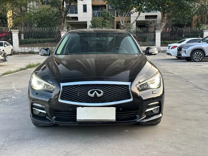 Infiniti Q50L