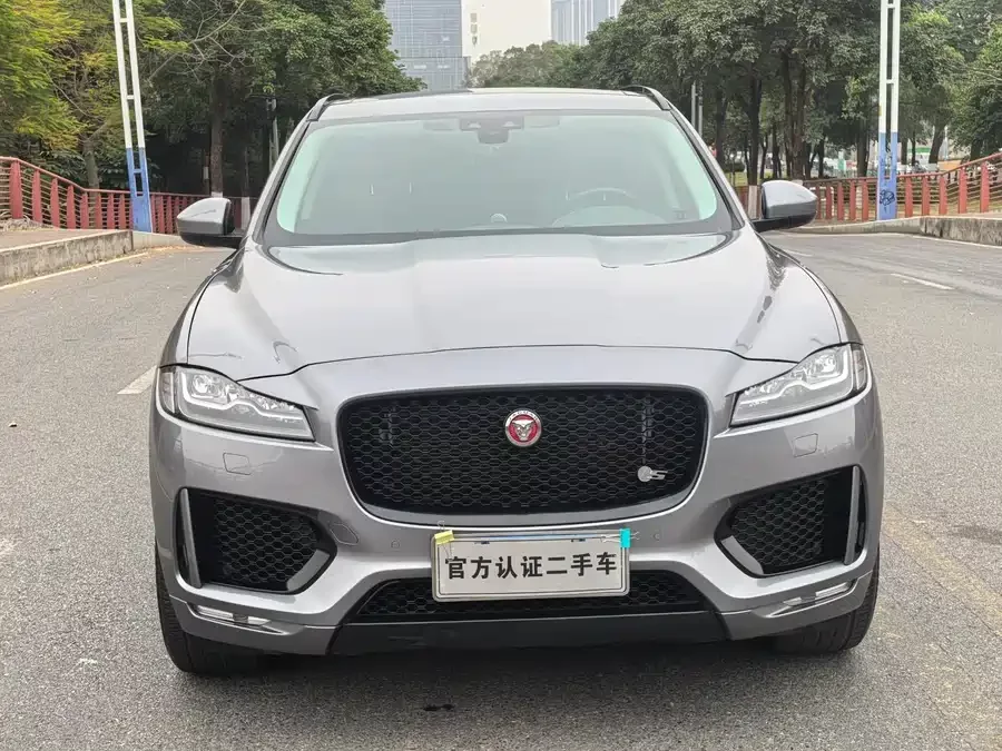 Jaguar F-PACE