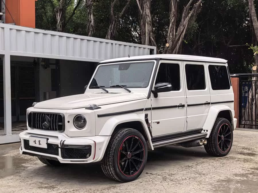 Mercedes Benz G-rated