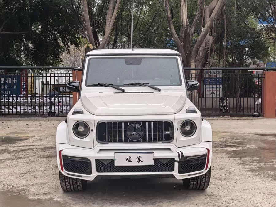 Mercedes Benz G-rated