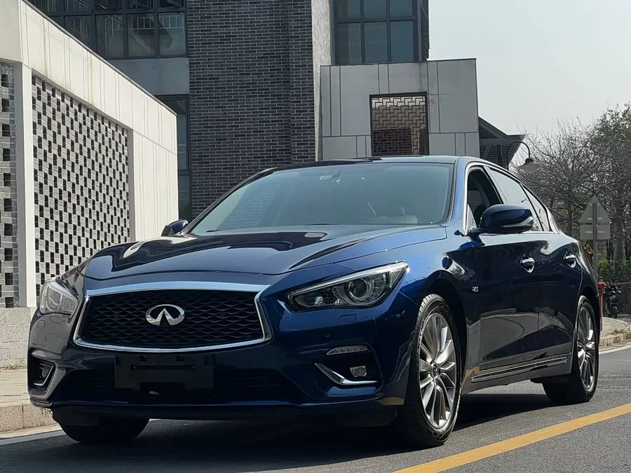 Infiniti Q50L