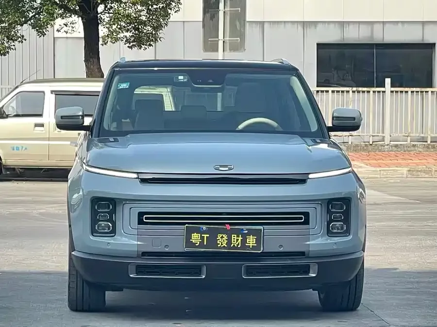 Geely ICON