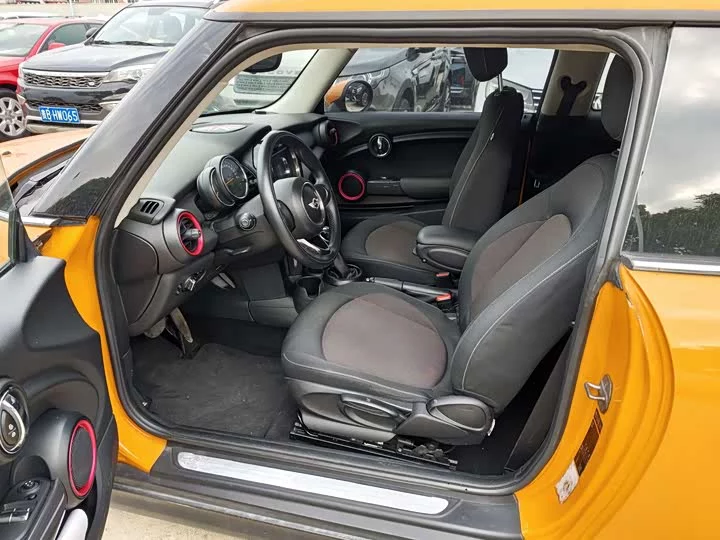 MINI 