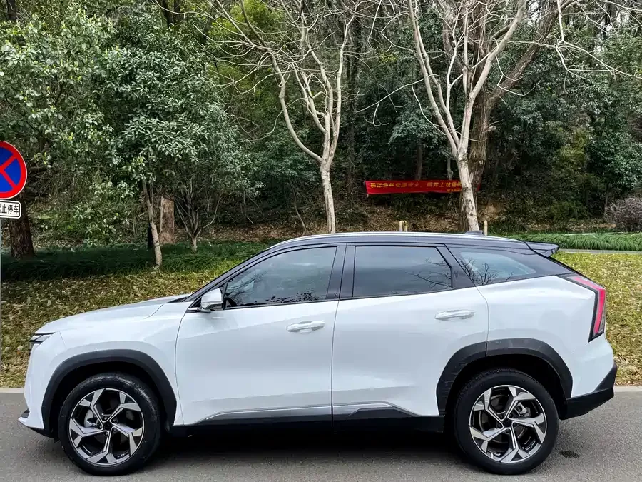 Geely Boyue L