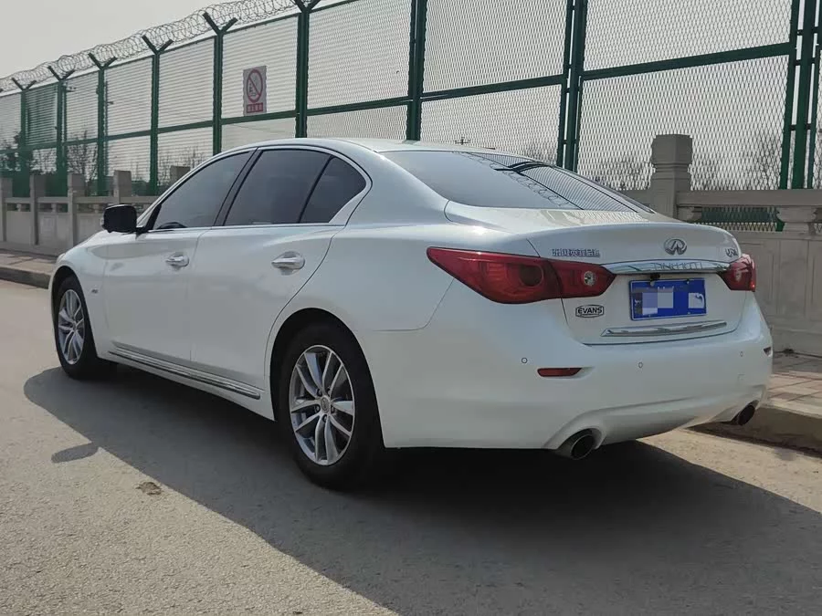 Infiniti Q50L
