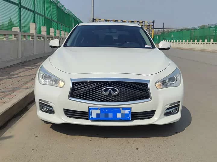 Infiniti Q50L