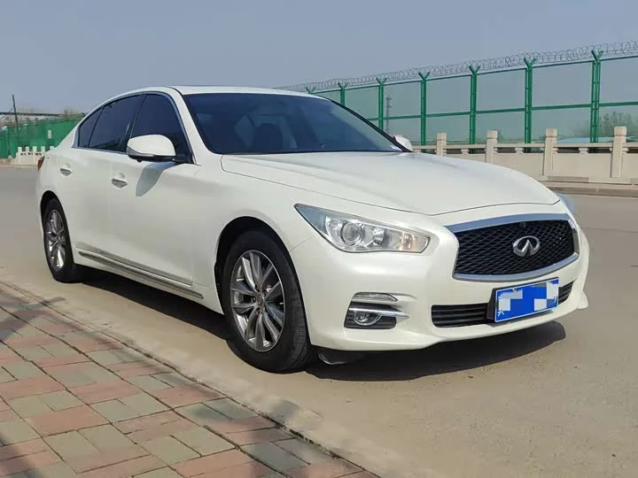 Infiniti Q50L