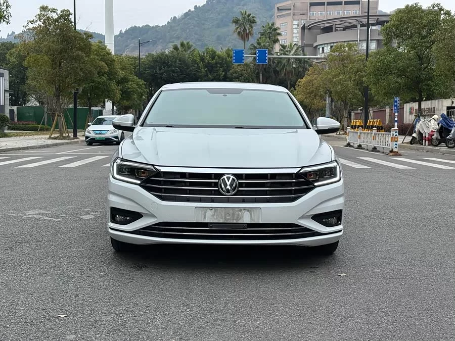 Volkswagen Sagitar