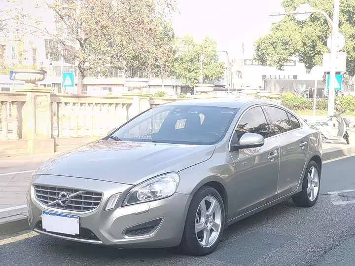 Volvo S60