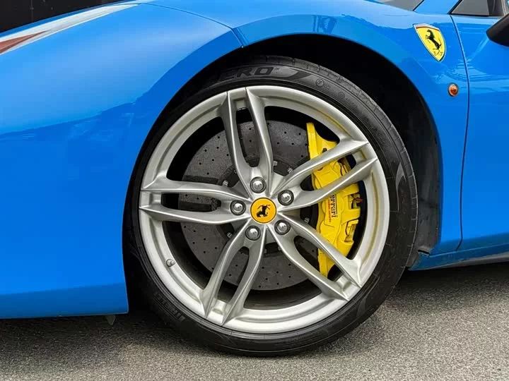 ferrari 488