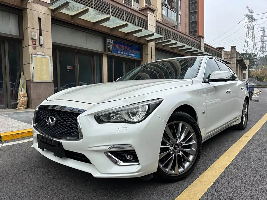 Infiniti Q50L