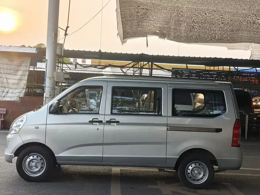 Wuling Rongguang S