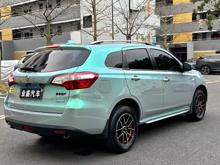 Venucia T70