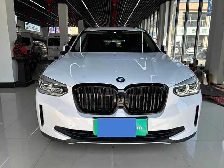 BMW iX3