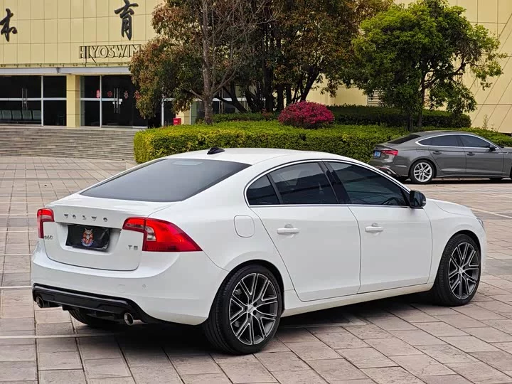 Volvo S60