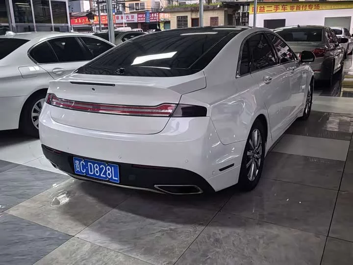 Lincoln MKZ