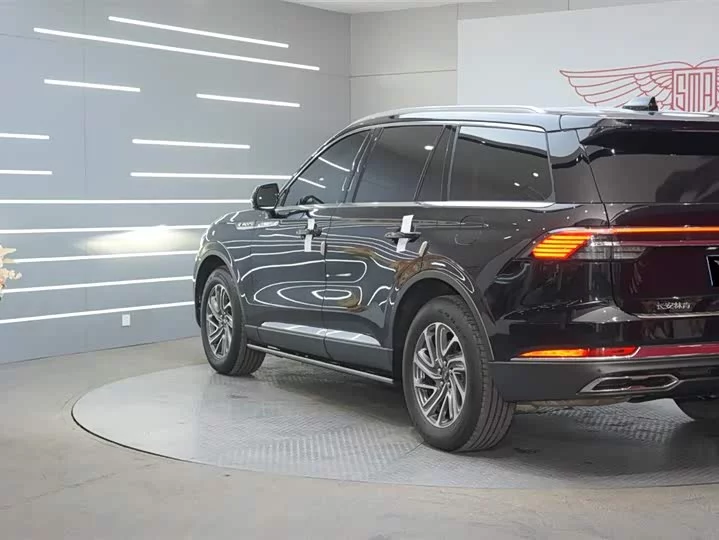 Lincoln aviator