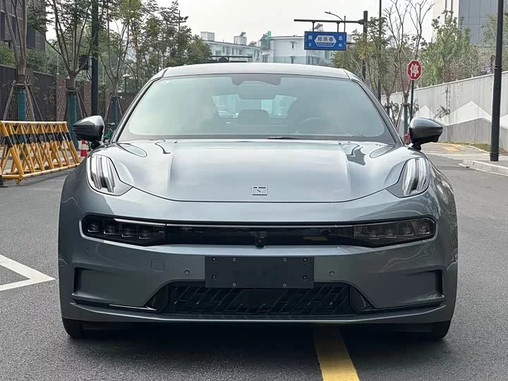 ZEEKR 001