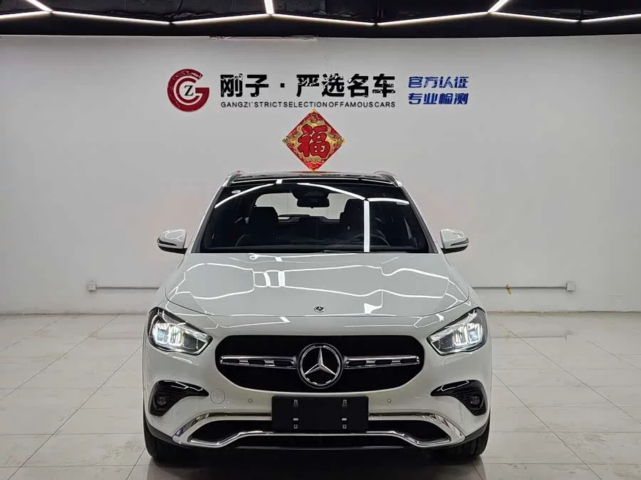 Mercedes Benz GLA