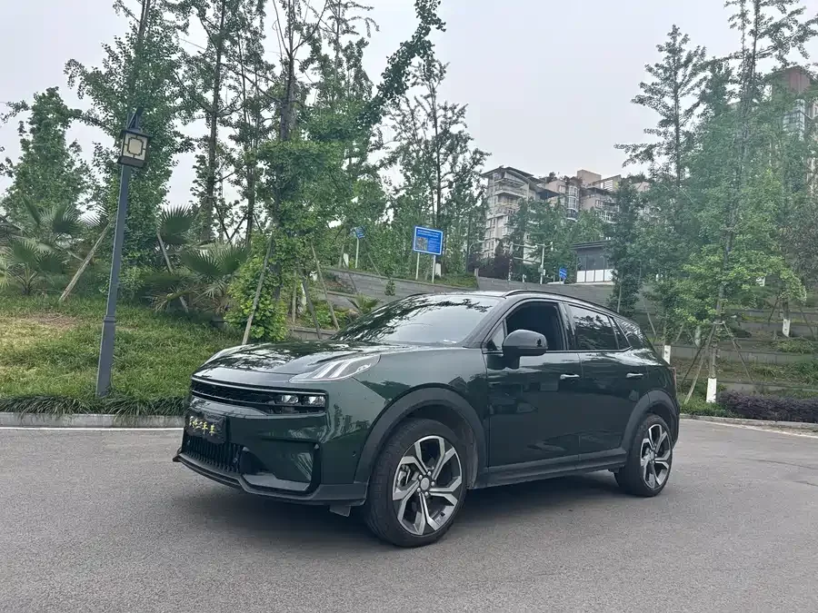 Lynk & Co 06