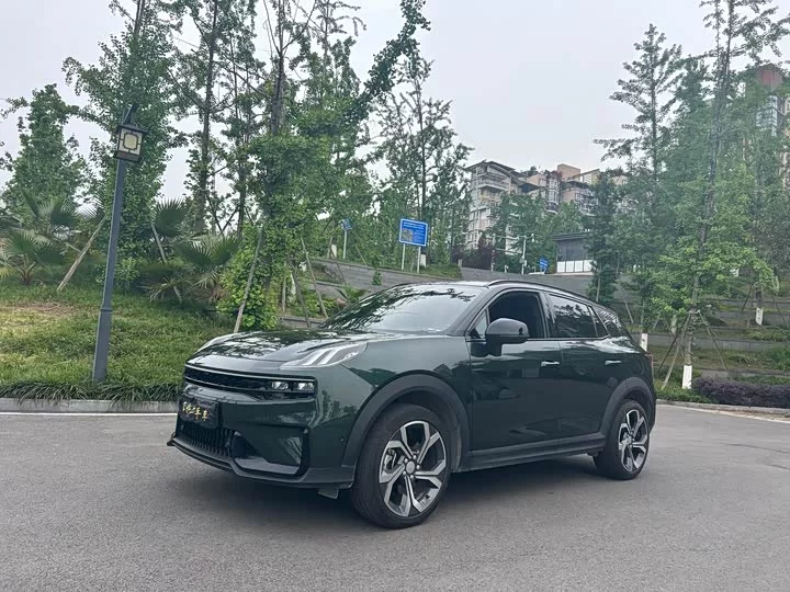 Lynk & Co 06