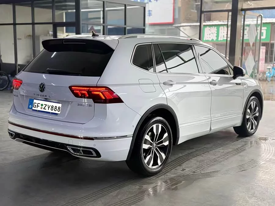 Volkswagen Tiguan L