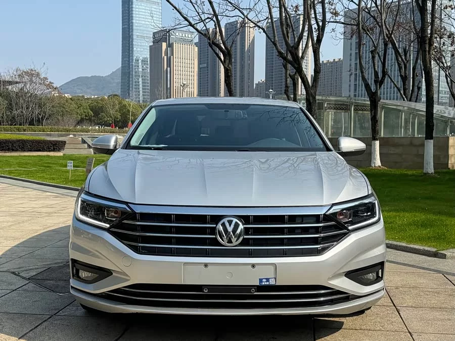 Volkswagen Sagitar