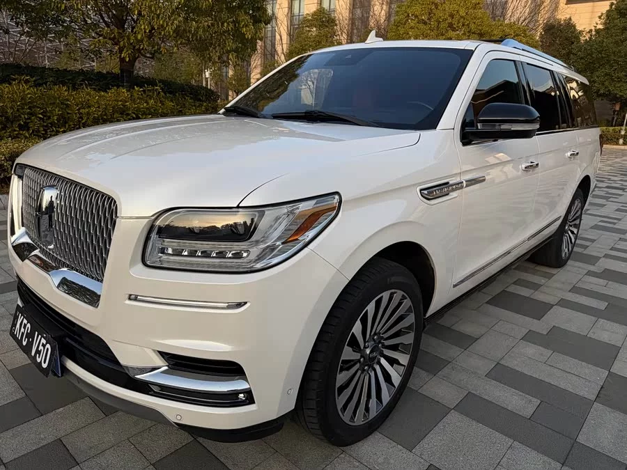 Lincoln Navigator