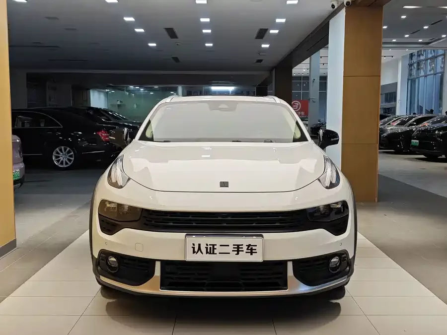Lynk & Co 02