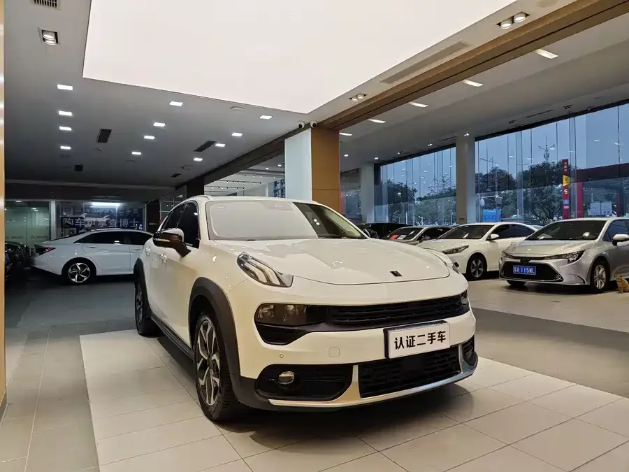 Lynk & Co 02