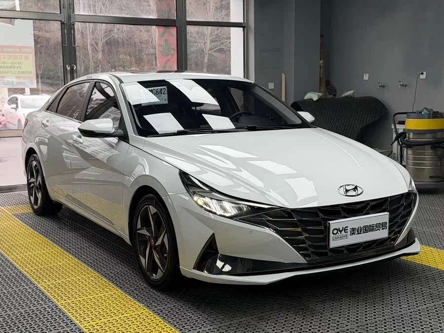 Hyundai Elantra