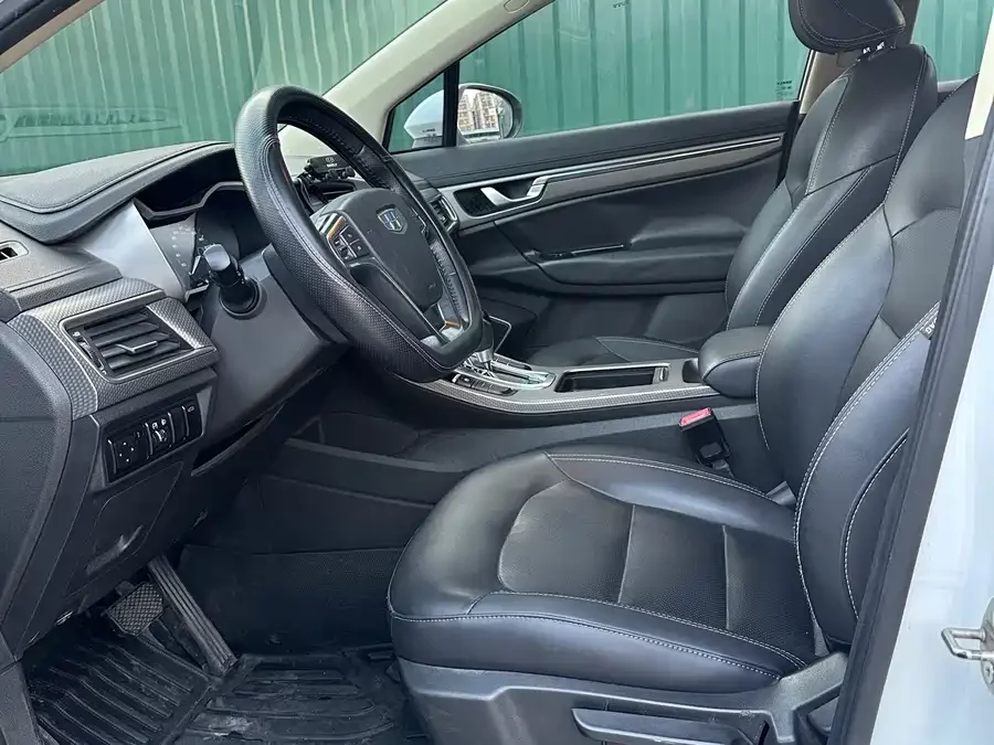 Geely Emgrand GS