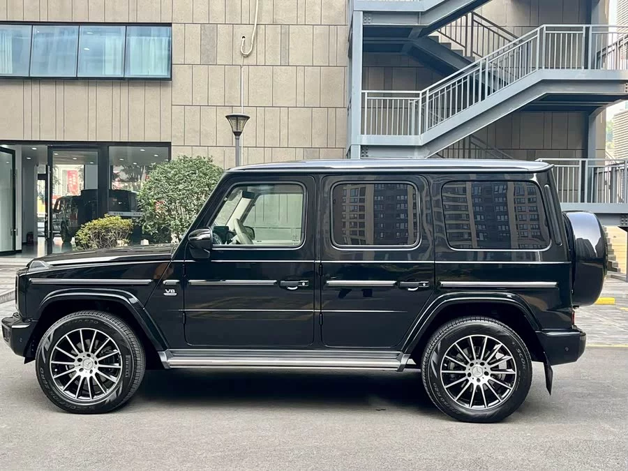 Mercedes Benz G-rated