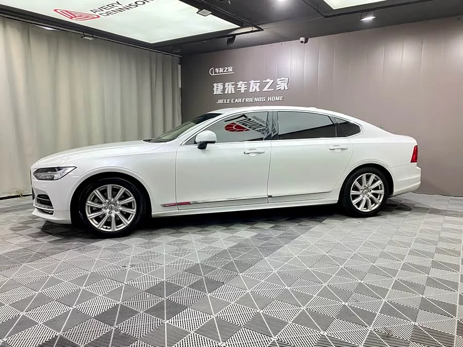 Volvo S90