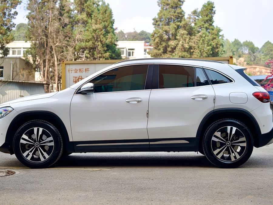 Mercedes Benz GLA