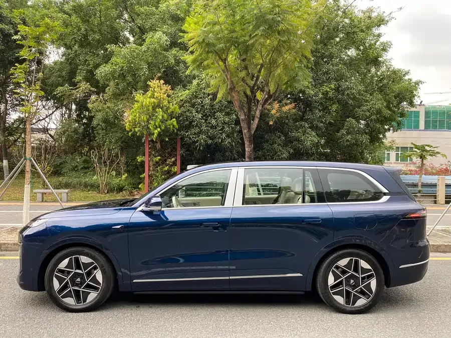 Deepal dark blue S09