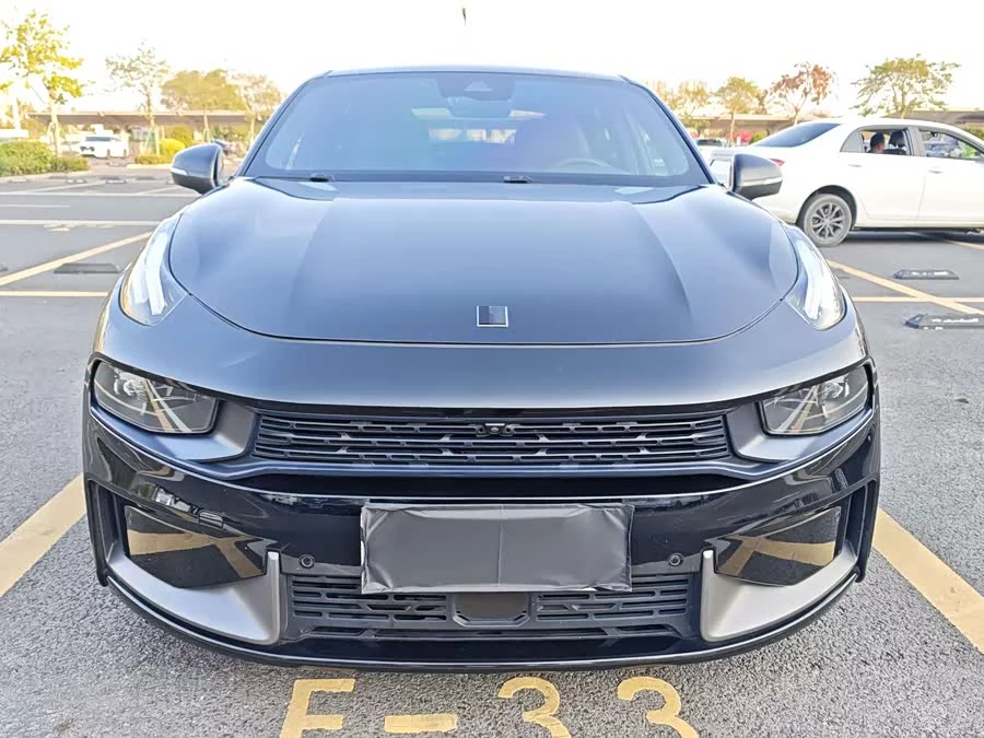 Lynk & Co 03