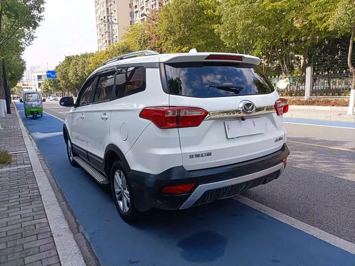 BAIC S3