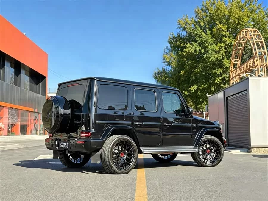 Mercedes Benz G-rated