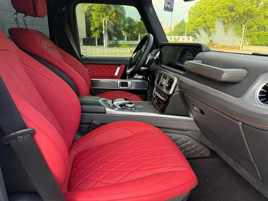 Mercedes Benz G-rated