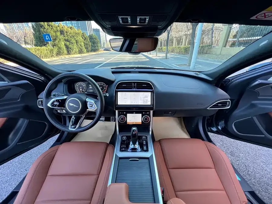 Jaguar XEL